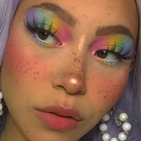 Tye Dye Eyeshadow Looks, Pastel Kidcore Makeup, Rainbow Makeup Aesthetic, Under Eye Rainbow Makeup, Trippy Eye Makeup Looks, Pastel Eyeshadow, Rainbow Eye Makeup, Pastel Makeup, Pride Makeup