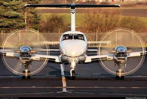 King Air 350, Jet Turbine Engine, Beechcraft King Air, Jet Turbine, King Air, Edinburgh Uk, Small Airplanes, Small Aircraft, Turbine Engine