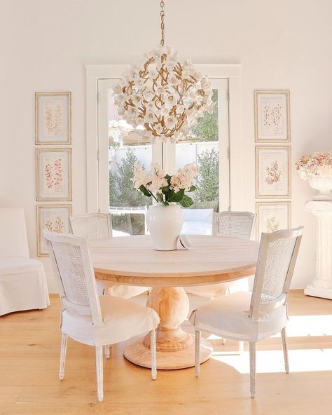 10 Sophisticated Feminine Dining Room Decor Ideas Dining Room Images, Dining Table Lighting, Country Dining, White Dining Room, Pedestal Dining Table, Farmhouse Dining Room, Small Dining, Pedestal Table, Farmhouse Dining