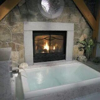 Hot tub Modern Spa Bathroom, Sunken Bathtub, Romantic Bath, Bathroom Fireplace, Dream Bath, Bathtub Design, Ideas Hogar, Bathroom Spa, In The Corner