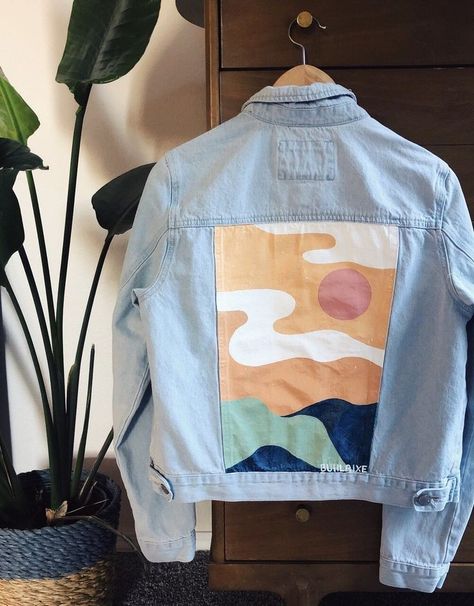 Hand Painted Sweatpants, Denim Jacket Custom Paint, Jacket Painting Aesthetic, Painting Jeans Jacket, Denim Jacket Painting Ideas Aesthetic, Jean Jacket Custom, Denim Painting Jacket, Painting On Jackets, Jeans Jacket Painting