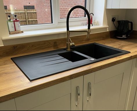 Black Sink Oak Worktop, Black Granite Sink, Wooden Worktops, Wood Worktop, Black Kitchen Sink, Laminate Worktop, Beige Kitchen, Black Sink, Dark Kitchen