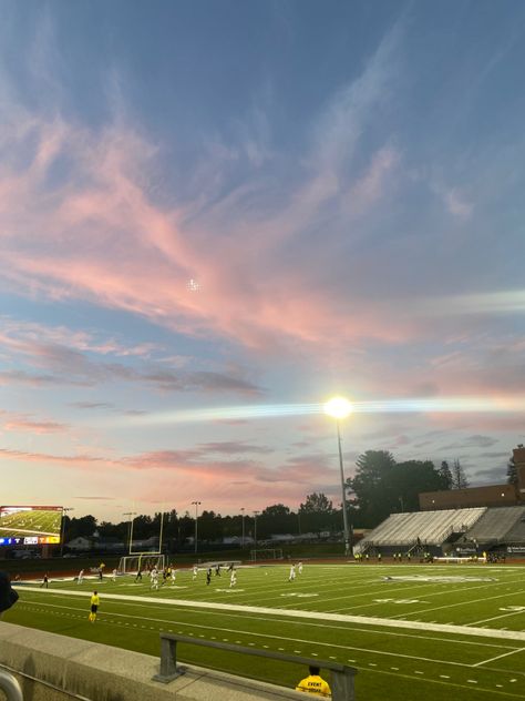 University Of New Hampshire Aesthetic, University Sports Aesthetic, College Sports Aesthetic, College Soccer Aesthetic, College Athlete Aesthetic, Soccer Game Aesthetic, Football Sunset, Chatham University, Soccer Aesthetic