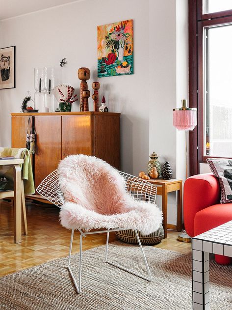 Harry Bertoia Chair, Bertoia Diamond Chair, Bertoia Chair, Mid Century Interior Design, Mid Century Interior, Iconic Chairs, Harry Bertoia, Diy Ikea, Lounge Chair Design