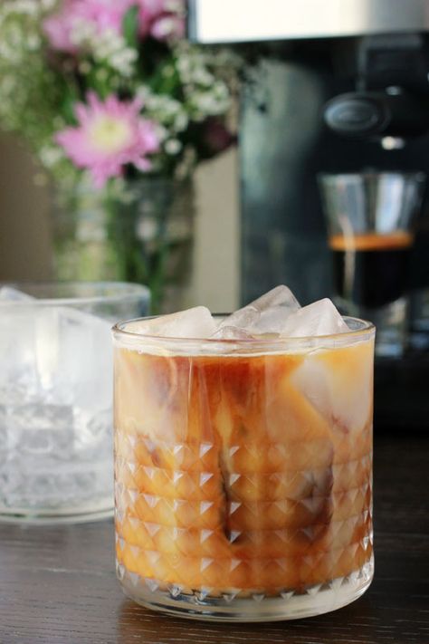 Kick horchata up a notch by substituting coconut milk and adding your morning shot of espresso. It's the perfect drink warm or chilled! Spring Coffee Drinks, Horchata Latte, Easy Coffee Drinks, Summer Coffee Drinks, Spring Drink, Spring Coffee, Starbucks Pumpkin, Easy Coffee, Latte Recipe