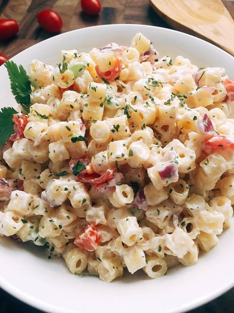 Basic Macaroni Salad Recipe, Recipes With Rice Vinegar, Simple Macaroni Salad, Salad To Go, Panini Recipes Chicken, Easy Macaroni Salad, Creamy Pasta Salads, Salads For A Crowd, Easy Macaroni