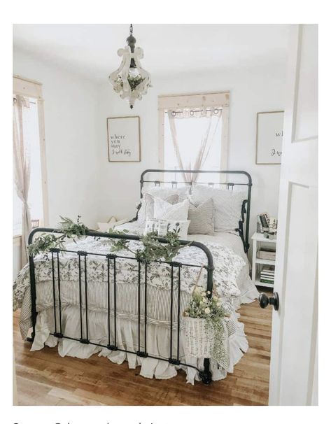 Black Iron Bed, Antique Iron Beds, Rustic Farmhouse Bedroom, Farmhouse Bedroom Ideas, Barbie Bedroom, Iron Beds, Modern Farmhouse Bedroom, Bedroom Bliss, Iron Bed