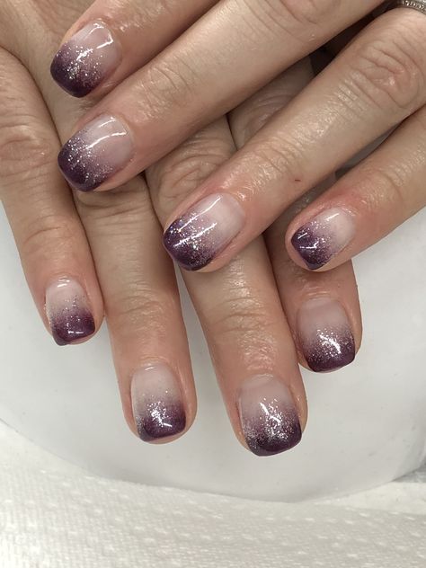 Plum ombré gel nails Plum Wedding Nails For Bride, Ombre Plum Nails, Plum Wedding Nails, Plum And Silver Nails, Plum Nails With Design Fall, Eggplant Nails Designs, Ombre Dip Nails Fall, Plum Ombre Nails, Samhain Nails