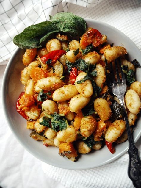 Butter Sage Gnocchi, Sage Gnocchi, Gnocchi With Spinach, Brown Butter Sage, Sage Recipes, Roasted Vegetable Pasta, Oh Sweet Basil, Baked Gnocchi, Sage Butter