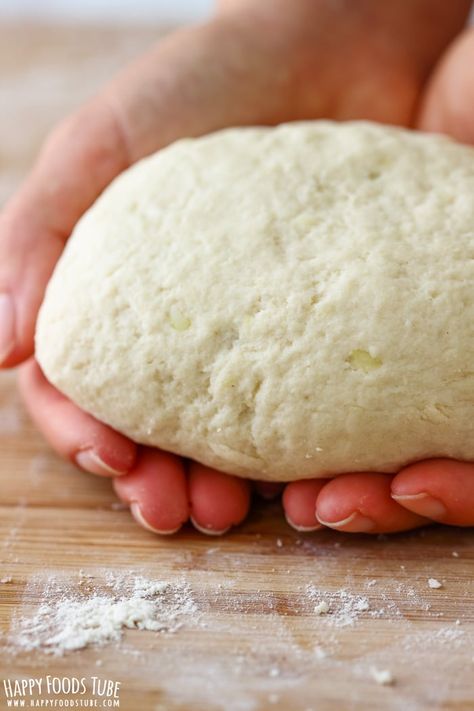 Simple Mashed Potato Flatbread Recipe. Having leftover mashed potatoes? Turn them into this easy mashed potato flatbread! It’s a yeast-free & oil-free side dish that everyone loves! #happyfoodstube #potato #flatbread #recipe #food #lunch #dinner #cooking #simple #mashed #noyeast #leftover Pizza Dough To Freeze, Freeze Pizza, Stove Top Bread Recipe, Potato Dough, Potato Flatbread, Freeze Pizza Dough, Dough Pizza, Easy Mashed Potatoes, Flatbread Recipe