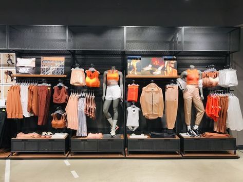 Nike Display Visual Merchandising, Sport Visual Merchandising, Nike Visual Merchandising, Visual Merchandising Fashion, Sportswear Store, Clothing Store Displays, Retail Store Interior Design, Clothing Store Interior, Clothing Store Design