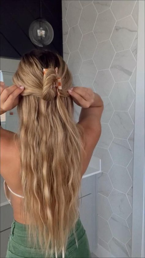 Hair Styles Extensions, Lake Day Hair, Simple Summer Hairstyles, Lake Day, Hair Tips Video, Clip Hairstyles, Hair Stylies, Work Hairstyles, Hoco Hair Ideas