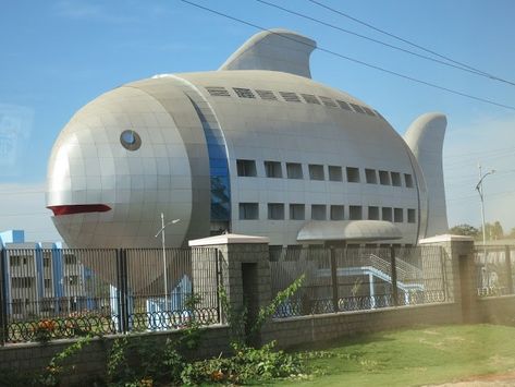 10 Cool Animal-Shaped Buildings from Around The World Weird Buildings, Strange Houses, Weird Architecture, Crazy Architecture, Strange Buildings, Unusual Architecture, Unusual Houses, Crazy Houses, Cool Buildings