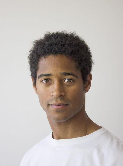 Alfred Enoch, Dean Thomas, Black Hair Inspiration, A Little Life, Black Celebrities, Hair Reference, Actor Model, Gentleman Style, Afro Hairstyles