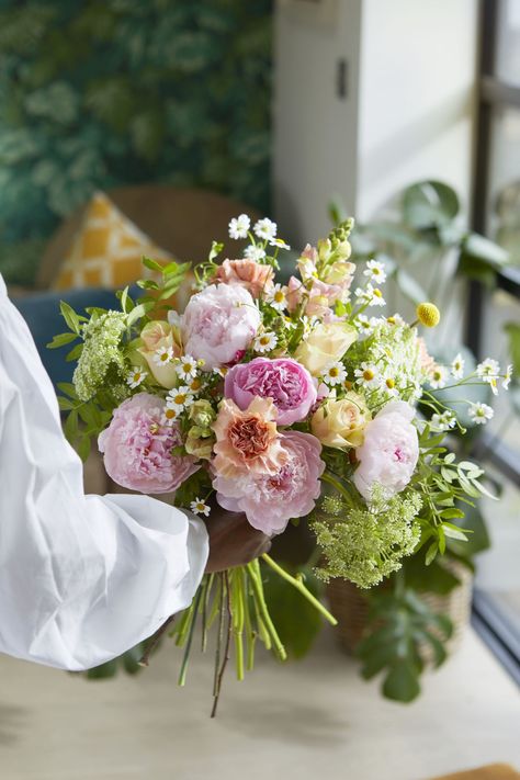 Peony Wedding Bouquet Summer, Pink Peony Bouquet, Wildflower Bridal Bouquets, Peony Bouquets, Pale Pink Peonies, Big Bouquet, Hydrangea Bouquet Wedding, Pink Peonies Bouquet, Peony Arrangement