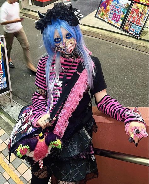 Kawaii Horror Outfits, Breakcore Fashion, Dark Harajuku Fashion, Dark Decora Kei, Transfemme Aesthetic, Gurokawaii Fashion, Gurokawa Aesthetic, Gore Fashion, Dark Harajuku