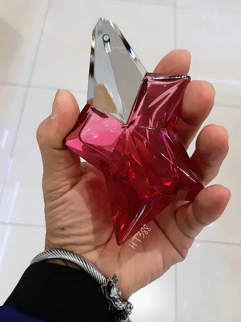 The woody-fruity-floral composition is born from a fusion of "addictive" raspberry fruity note, sensual accord of "super-natural" Damask rose and woody structure of akigalawood and benzoin, for Mugler’s distinctive perfume signature. Mugler Angel Nova, Mugler Angel, Floral Composition, Damask Rose, Super Natural, Damask, Raspberry, Composition, Angel