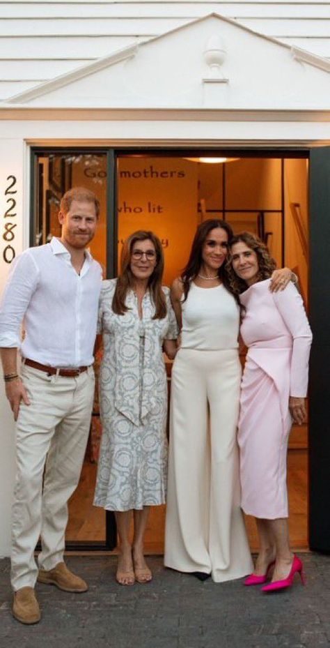 Godmother Outfit, Rachel Markle, Meghan Markle Fashion, Diana Son, Megan And Harry, Portia De Rossi, Princess Meghan, Meghan Markle Style, Instagram Dress