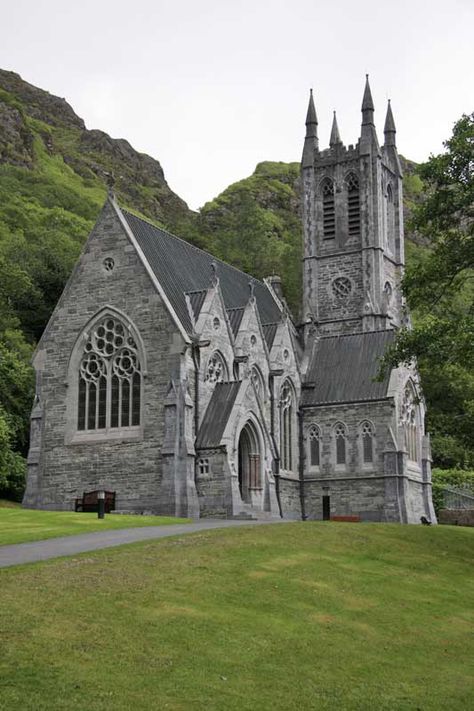 Connemara Ireland, Kylemore Abbey, Abandoned Churches, Images Hello Kitty, Houses Of The Holy, Old Country Churches, County Galway, Church Pictures, Gothic Cathedrals