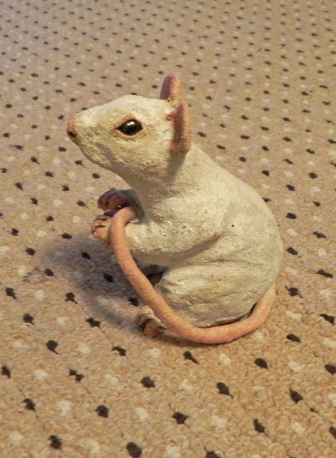 Mouse Sculpture Clay, Ceramic Animals Sculpture Clay, Pottery Animals Sculptures, Realistic Ceramics, Clay Rats, Rat Ceramic, Animal Clay Sculpture, Ceramic Animals Sculpture, Clay Animals Sculpture