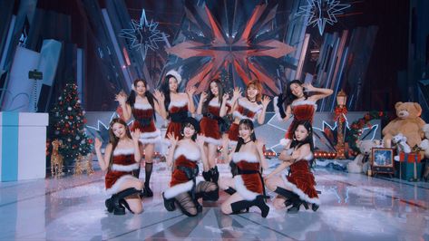 SMTOWN on Twitter: "Red Velvet X aespa 'Beautiful Christmas' Stage Video https://t.co/1MLpMMS7UK #BeautifulChristmas #RedVelvet #aespa #SMTOWN2023 #SMCU_PALACE #2022_WINTER_SMTOWN #SMTOWN #SMTOWN_LIVE #SMCU https://t.co/lBnwQNwnVx" / Twitter Aespa Christmas, 2023 Playlist, Stage Video, Christmas Stage, Karina Winter, Christmas Albums, Girl Couple, Artist Album, Irene Seulgi