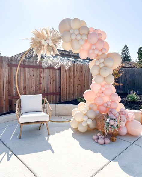 Pampas Balloon Arch, Balloon Garland With Pampas, Baby Shower Balloons Girl, Pampas Arrangement, Little Pumpkin On The Way, Pumpkin On The Way, Backdrop Balloons, Cat Baby Shower, October Baby Showers