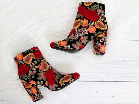 Mia Boots, Shoes Business, Beach Read, Floral Boots, Embroidered Boots, Mia Shoes, Creative Stuff, Boot Sandals, Go Out