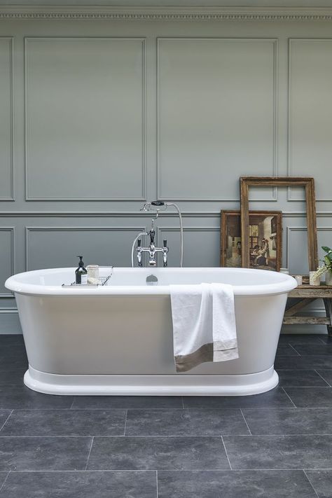 Burlington Bathrooms London Round Soaking Freestanding Tub Modern Freestanding Tub, Rolltop Bath, Burlington Bathroom Ideas, Freestanding Bath, Bath Tubs, Large Bathroom Design, Stand Alone Bath Tub, Modern Traditional Bathroom, Burlington Bathroom