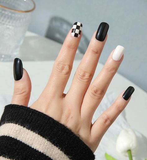 Black Checkered Nails Short, Black And White Checkerboard Nails, Checkerboard Nail Art, Nail Tape Designs, Black Checkered Nails, Wednesday Nails, Acrylic Nail Art Ideas, Checkerboard Nails, Fall Nail Polish Colors