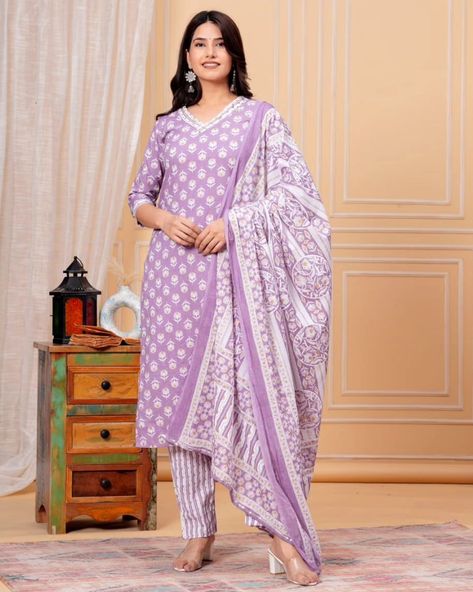 ₹925

Hello friends
New launch
Kota doriya dupatta suits
Cotton 60*60 super TAJ FABRIC 
🏵️🏵️🏵️🏵️
Straight cotton 3 pis suits
Fabric cotton 60*60 super taj quality
Kurti length 45 ready with hand block printing
Beautiful straight 
 pattern kurti with beautiful hand work on nack 
And hand threads work
🏵️🏵️🏵️🏵️
Pant fabric cotton 60*60 super taj quality
Length 39 ready
🏵️🏵️🏵️🏵️
Dupatta fabric cotton
Length 2.50 meter ready big size with hand block printed
🏵️🏵️🏵️🏵️
Size 38.40.42.... Designer Kurtis, Suit Fabric, Block Printing, New Launch, Thread Work, Hand Work, Kurti Designs, Work Pants, Beautiful Hand