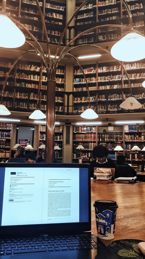 The Maughan Library, London 🇬🇧 Kings College London Library, Libraries In London, London Library Aesthetic, Oxford Library Aesthetic, London College Aesthetic, London School Aesthetic, Lse London Aesthetic, Studying In London, London Libraries