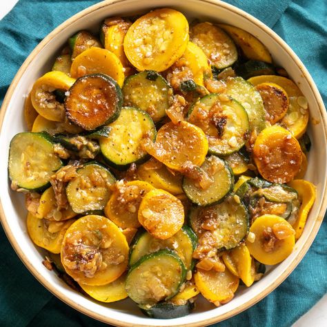 Easy Yellow Squash & Zucchini Recipe (Simple Southern Side) Squash Zucchini Recipes, Sauteed Yellow Squash, Fried Corn Recipes, Sauteed Squash, Zucchini And Squash, Squash And Zucchini, Yellow Squash Recipes, Squash Zucchini, Zucchini Recipe