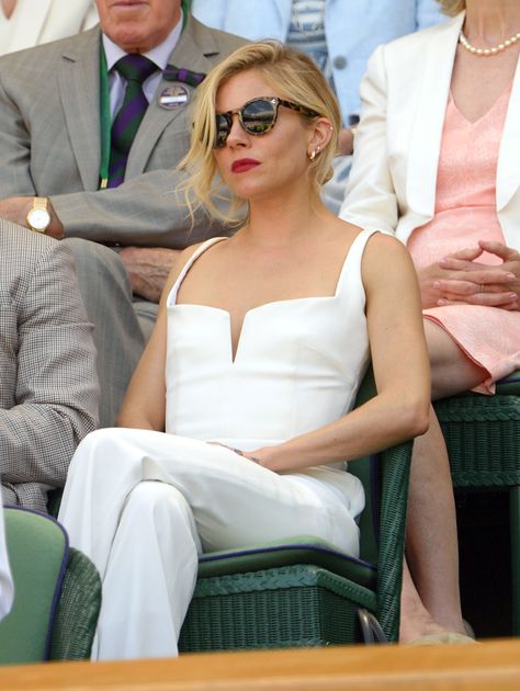 Sienna Miller Wimbledon, Spectator Outfit, Wimbledon Outfit, Classic Summer Outfits, Sienna Miller Style, Wimbledon Fashion, Classic Leather Jacket, Tennis Tournament, Burberry Dress