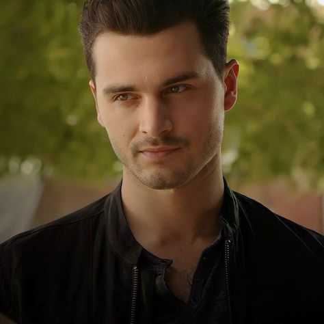 Enzo St John Icons, Lorenzo St John, Vampire Diaries Characters, Enzo St John, Enzo Tvd, Enzo Vampire Diaries, Bonnie And Enzo, Michael Malarkey, Ian Somerhalder Vampire Diaries