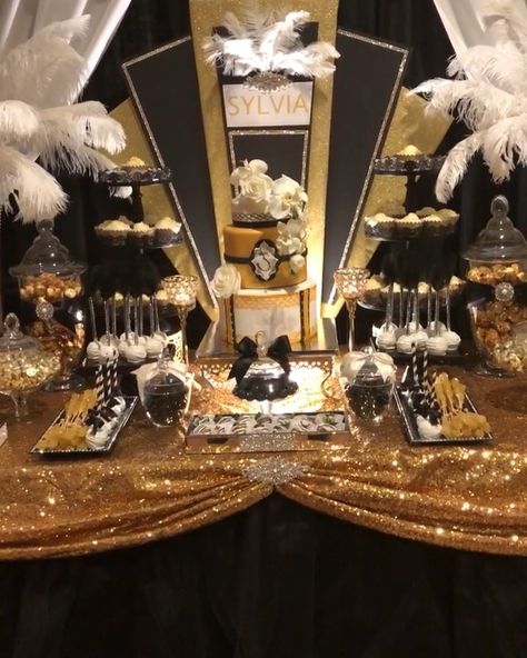 Sweeteasy Gatsby Party, Great Gatsby Theme Birthday Party, Prom Champagne Party, Gangster Theme Party, Great Gatsby Birthday Party, Great Gatsby Prom Theme, Gatsby Sweet 16, Gatsby Style Party, Great Gatsby Decorations