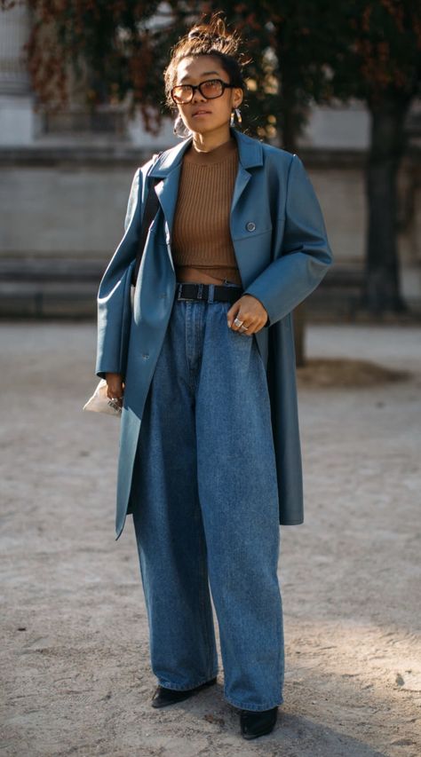 PFW SS 2019 Futuristic Utility Fashion, Paris Street Fashion, Winter Mode Outfits, Outfit Vintage, Paris Fashion Week Street Style, Outfit Jeans, Looks Street Style, Street Style Trends, Outfit Trends