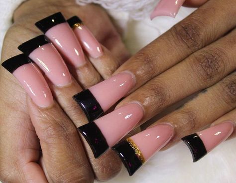 Welcome to Pink’s Web 🕸🎀🕷 on Instagram: “phat black tiP FEBRUARY BOOKS ARE OPEN 😎💖 #atlnailtech #atlantanails #ducknails #pinksartistry #thekawaiitouch #nail #cyberpunk #nailporn…” Black French Tip Toes, Duck Flare Nails, Duck Tips, Future Nails, Flare Nails, Black French Tip, Classy Acrylic, Damian Priest, Nail Board