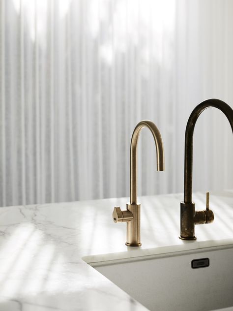 Brass Kitchen Fixtures, Bronze Faucets, Dulux Natural White, Ancient Tiles, Vintage Brass Chandelier, Danish Dining Chairs, Est Living, Timber Veneer, Minimalist Apartment