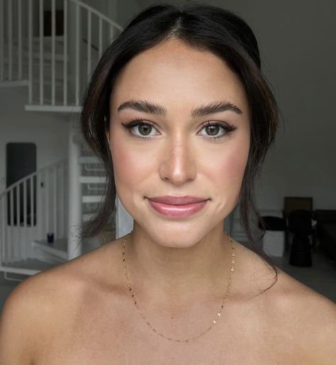 Very Simple Bridal Makeup, Super Light Wedding Makeup, Bridal Makeup No Eyeshadow, Natural Eye Makeup Wedding, No Make Up Make Up Look Wedding, Natural Makeup For Pale Skin Dark Hair, Bridal Make Up Fair Skin, Light Coverage Makeup Look, Clean Bridal Makeup Natural Looks