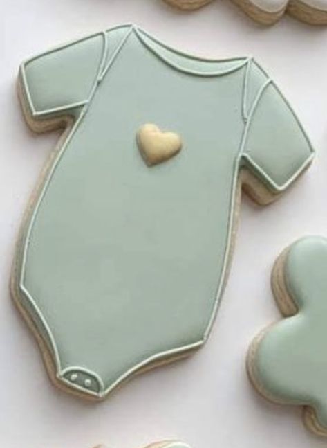 Onesie Royal Icing Cookies, Onesie Decorated Cookies, Onsie Cookies Royal Icing, Onesie Cookies Decorated, Cookie Board, Onesie Cookies, Flooding Cookies, Pastel Baby Shower, Royal Iced Cookies