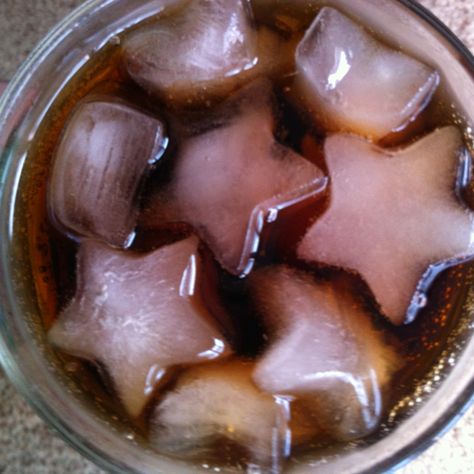 Star ice cubes! Star Ice Cubes, 25th Bday, Star Core, Ice Cubes, Ice Cube, Star Shape, Drinks, Stars, Quick Saves