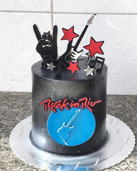 Amora Arte e Papel on Instagram: “Rock in Rio ohhhhh!!!! .  Topo:@amoraarteepapel .  Bolo:@luanavianaconfeitaria .  #topopersonalizado #toporock #toporockinrio #topperdebolo…” Bolo Rock, Cream Cakes, Rock In Rio, Buttercream Cake, Cream Cake, Butter Cream, Rock And Roll, Birthday Cake, Butter