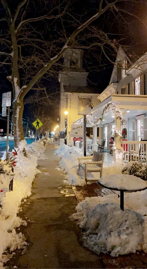 Snowy Small Town Aesthetic, Christmas Small Town, Winter Town Aesthetic, Christmas Town Aesthetic, Small Town Winter, Winter In California, Small Town Aesthetic, Nostalgic Winter, Snow Town