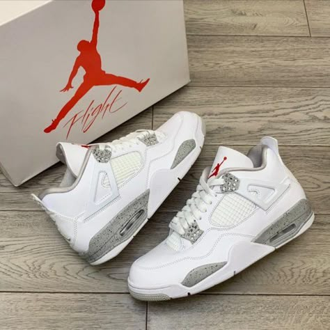 Air Jordan 4 Retro 'White Oreo' Jordan 4’s, Pretty Sneakers, Jordan 4s, Jordan Shoes Retro, All Nike Shoes, Jordan White, Shoes Retro, Cute Nike Shoes, Cute Nike