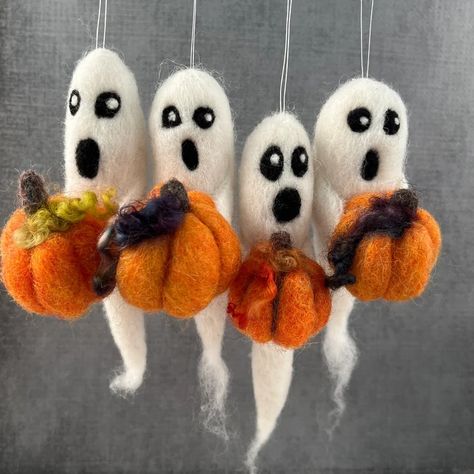 Needle Felted Halloween Ghost and Pumpkin Ornament Halloween Ornaments Tiny Ghosts Tiny Pumpkins Marsha Neal Studio Handmade Gift Idea - Etsy Needle Felted Fall Decor, Cute Felted Things, Needle Felting Ideas Christmas, Needle Felted Halloween Ghosts, Needle Felted Ghost, Needle Felt Halloween, Needle Felting Halloween, Needle Felted Halloween, Felted Halloween