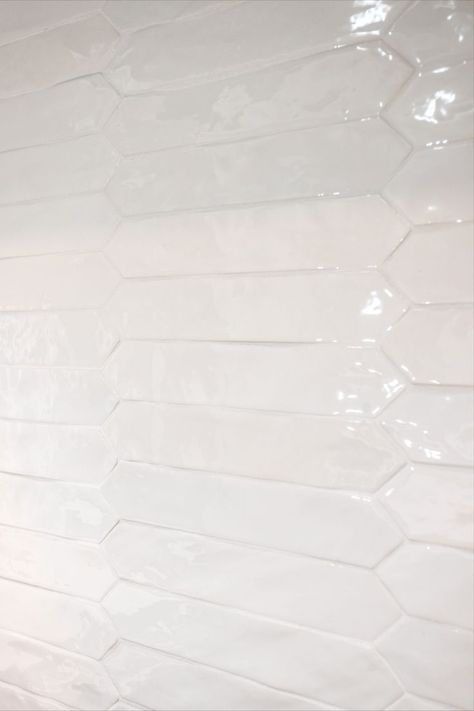 white picket tile backsplash laid horizontally Picket Tile Backsplash, Picket Tile, Kitchen Facelift, Backsplash Design, Kitchen Renovation Inspiration, Palm Springs House, White Kitchen Backsplash, Classic White Kitchen, Kitchen Backsplash Designs