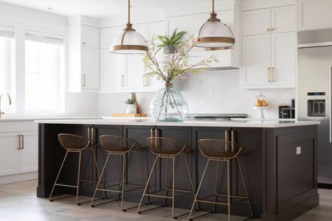 The Best Brown Paint Colors - Life On Virginia Street 2020 Kitchen Trends, Kitchen Niche, Painted Kitchen Island, 3d Kitchen Design, Lily Ann Cabinets, White Shaker Cabinets, Black Countertops, Shaker Kitchen Cabinets, Brown Kitchens