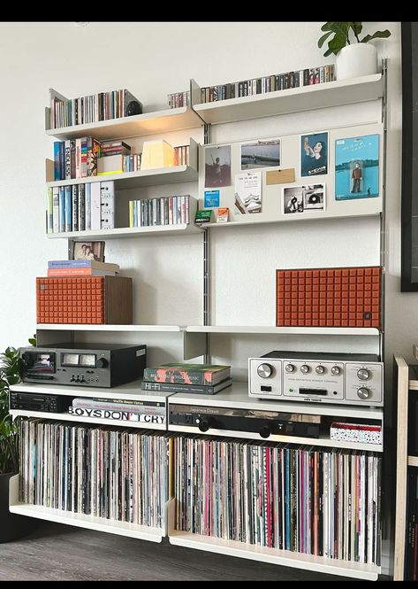 Vinyl Record Room, Audiophile Room, Minimal Setup, Hifi Furniture, Home Music Rooms, Vinyl Room, Record Room, Metal Shelving, Audio Room