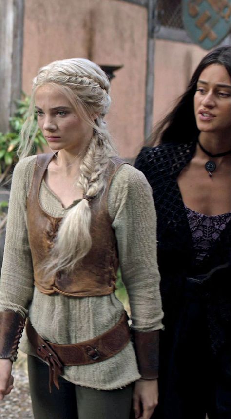 Ciri And Yennefer, Freya Allen, Hair In Braids, Ciri Witcher, The Witcher Series, Freya Allan, Brown Leather Vest, Braids Short, Rose Wilson