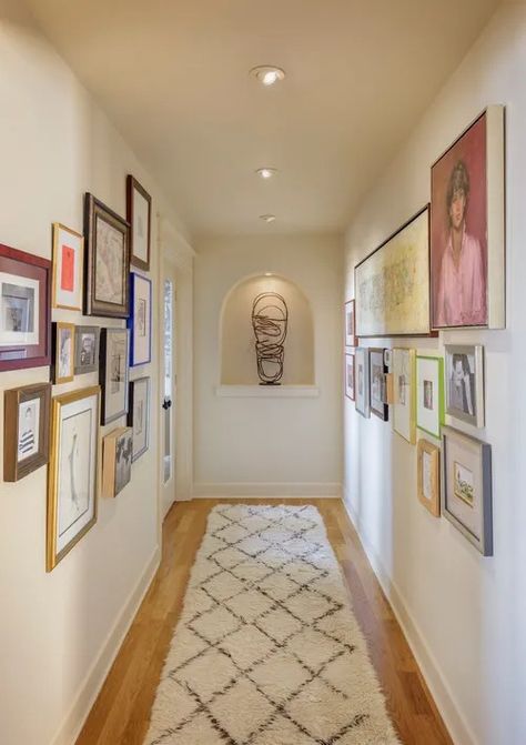 Maximize Your Hallway's Impact... Beautifully - Susan Said... WHAT?! Hallway Pictures, Nyc Apartment, No Time, Hallway, Decor Ideas, Apartment, Beauty, Home Decor, Home Décor